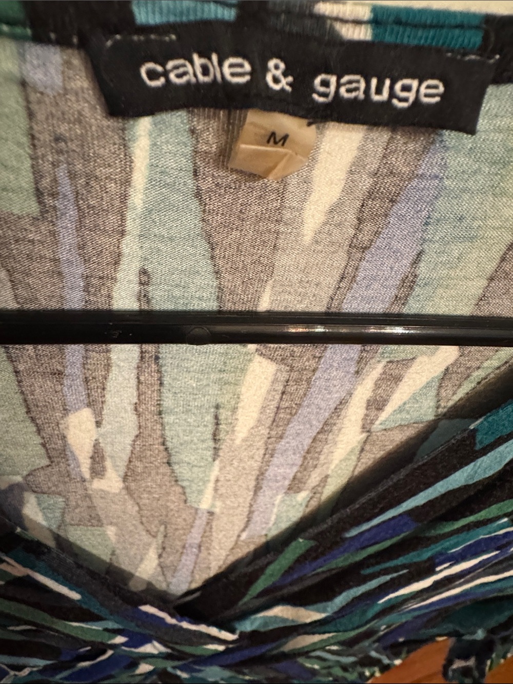 Cable & Gauge Teal, Blue, Black & White Twist-Front V-Neck Blouse Box 006 - Picture 6 of 6